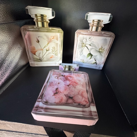 Floral Perfume Wall Decor Set of 3- Height 7in x4.5 - Picture 2 of 6